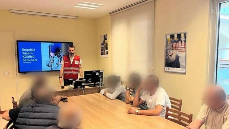 Kızılay'dan Engelli Farkındalık Eğitimleri