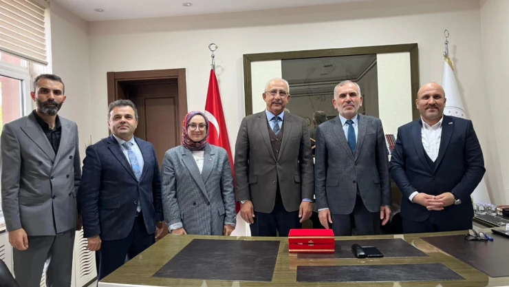 Kızılay'dan İl Müftüsü Derin'e Ziyaret