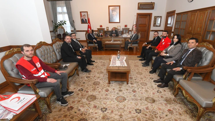 Kızılay Kastamonu Şubesinden Vali Meftun Dallı'ya Ziyaret