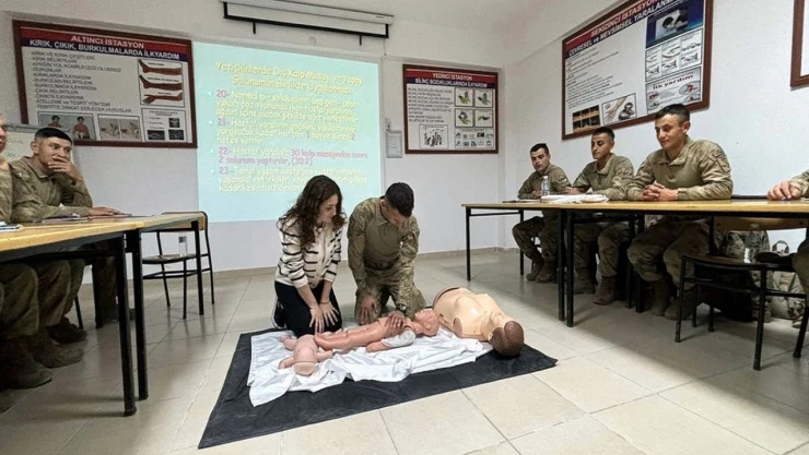 Komandolara İlk Yardım Eğitimi Verildi