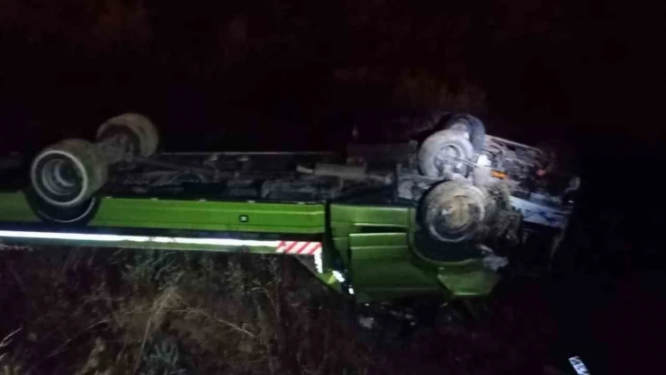 Oto Kurtarıcı Tarlaya Uçtu