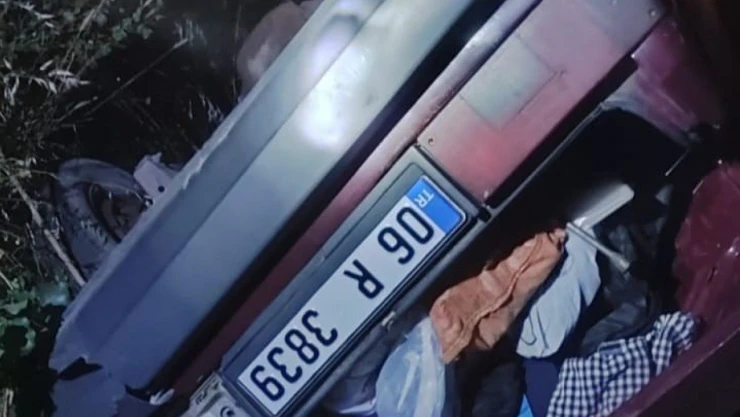 Kontrolden Çıkan Otomobil Tarlaya Devrildi: 4 Yaralı