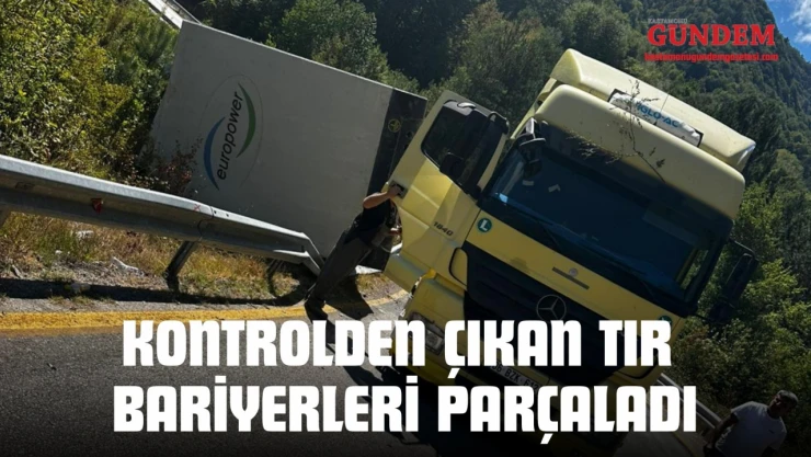 Kontrolden Çıkan Tır Bariyerleri Parçaladı