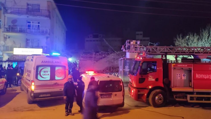 Konya'da 4 Katlı Bina Çöktü