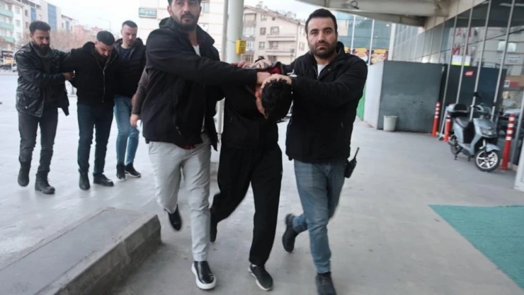 Konya'da Bir İş Yerine Molotofkokteyliyle Saldırı