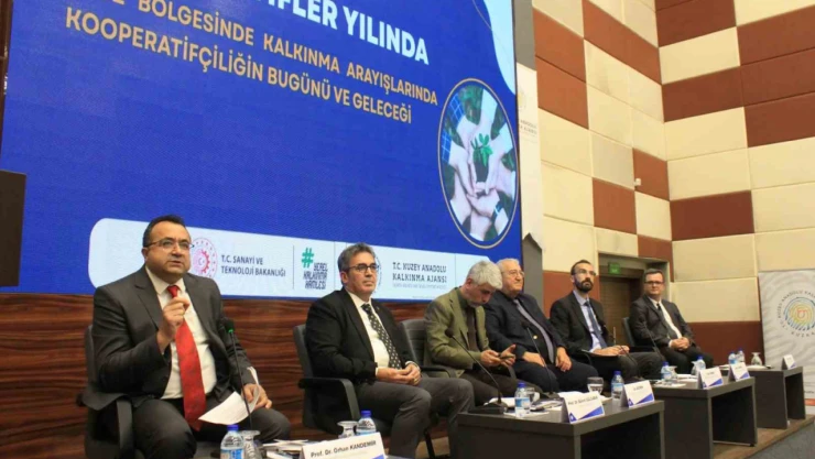 Kooperatifçiliğin Bugünü Ve Geleceği Masaya Yatırıldı