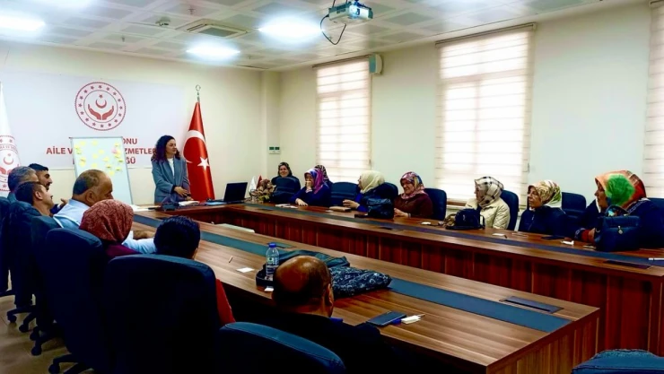 Koruyucu Aile Birimi'nden Eğitim