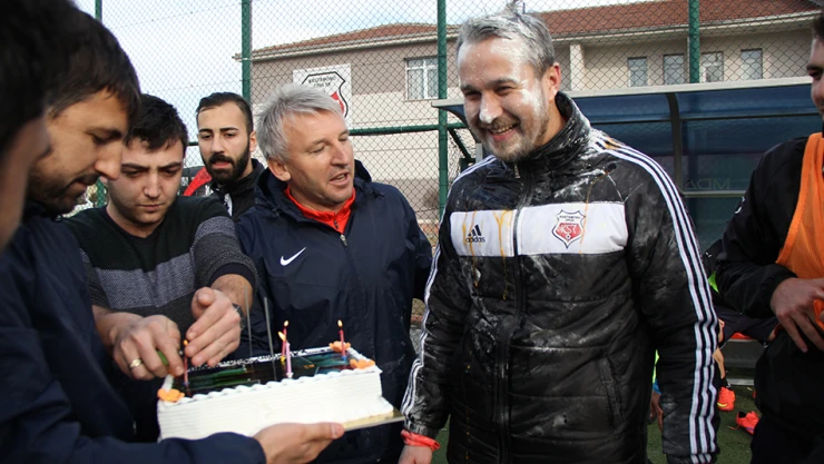 KSK 1966'dan Brezilya usulü kutlama