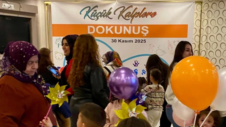 Küçük Kalplere Dokundular