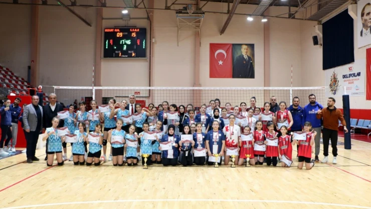 Küçükler Voleybol İl Birinciliği Yapıldı