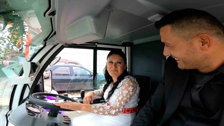 Süpürge Aracı Gelin Arabası Oldu