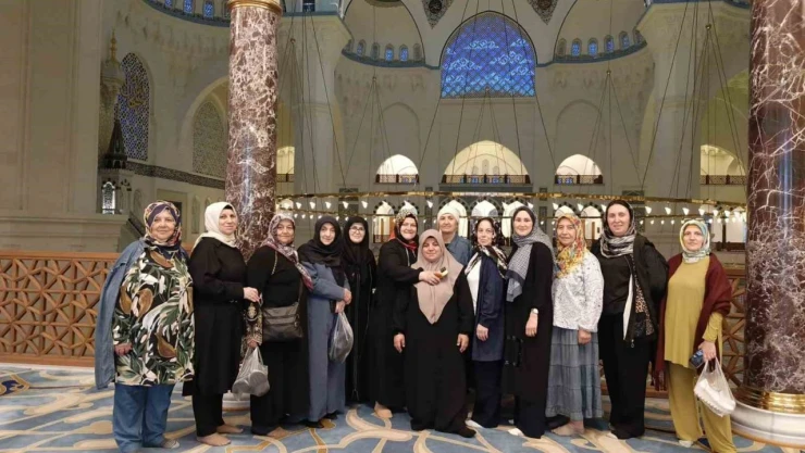 Öğrenciler Manevi Mekânları Gezdi