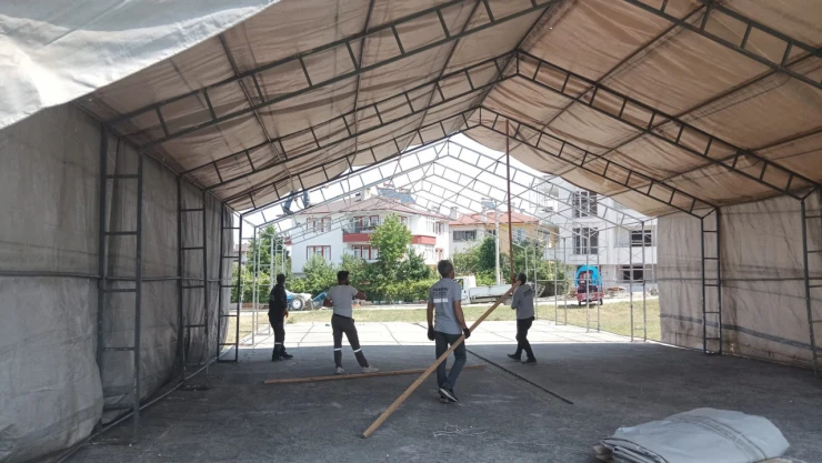 Kurban Kesim Alanında Hazırlıklar Sürüyor