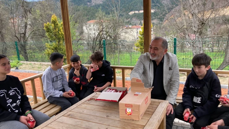 Küre Belediye Başkanı Salih Turan çocuklarla vakit geçirdi