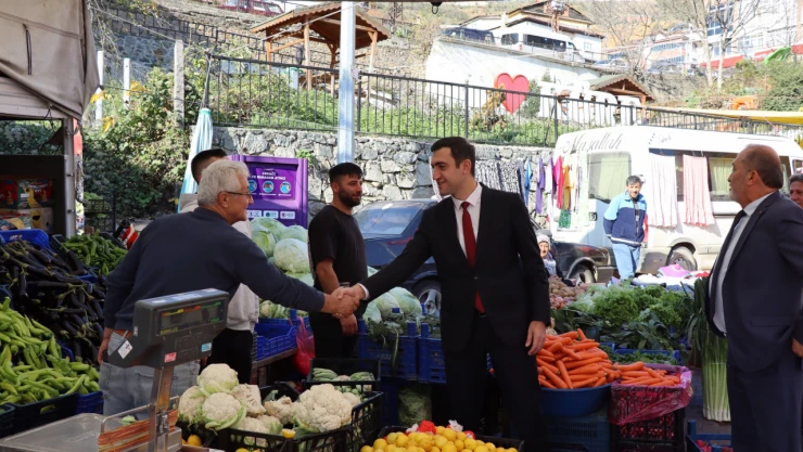 Küre'de Pazar Yerini Ziyaret Ettiler