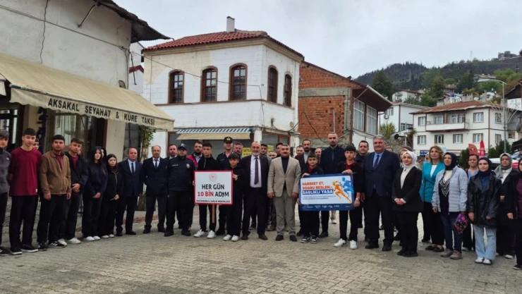 Küre'de Sağlıklı Yaşam Yürüyüşü Düzenlendi