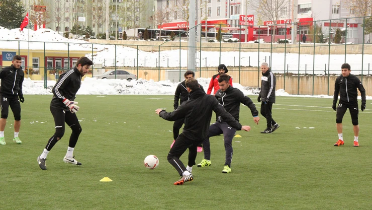 Lider, İskenderun mesaisini sürdürüyor