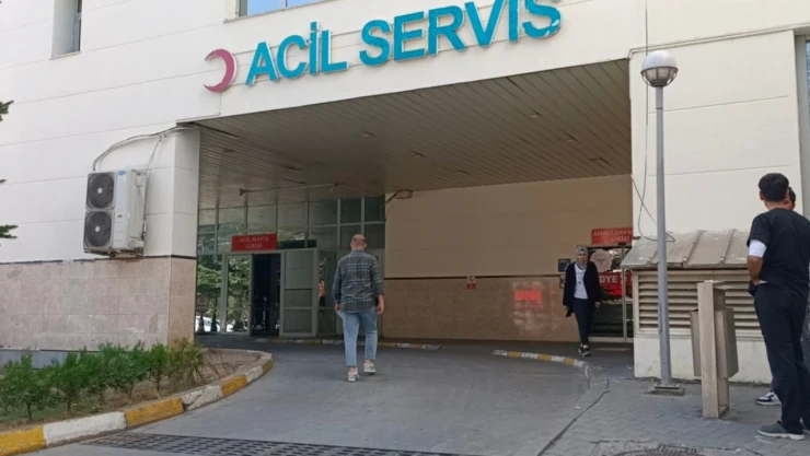 Lise öğrencileri gıda zehirlenmesi şüphesiyle hastanelik oldu