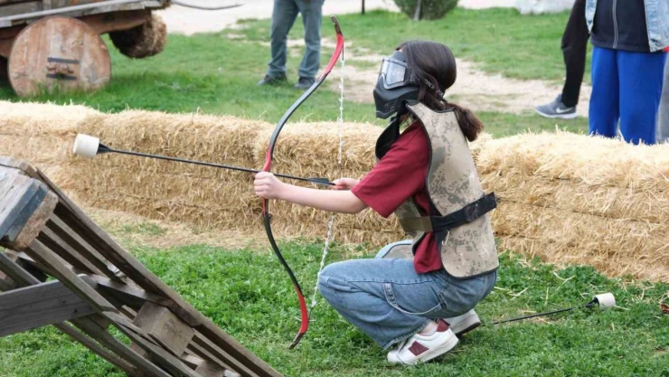 Ok Savaşları Yarışması Renkli Görüntülere Sahne Oldu