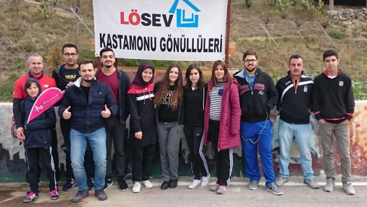 Lösemiyi anlatmak için yürüdüler