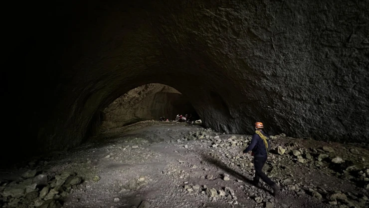 Mağaraları İncelediler