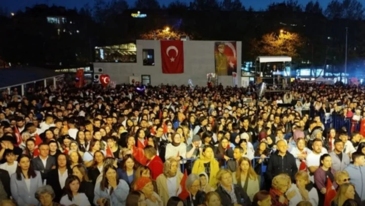 Melek Mosso Konserine Geri Sayım Başladı!