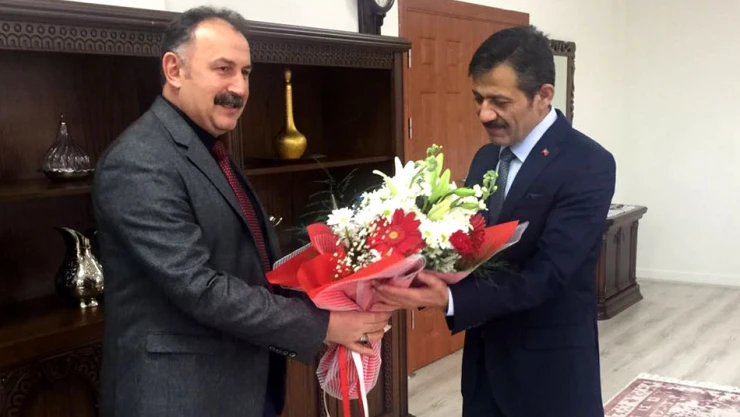 Memur-Sen devletin yanında