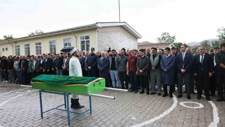 Mersin'de Vefat Eden Öğrenci Memleketi Memleketi Çorum'da Son Yolculuğuna Uğurlandı