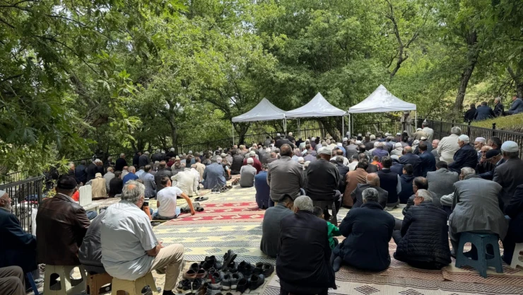 Meşeli Türbe'de Yağmur Duası Yapıldı