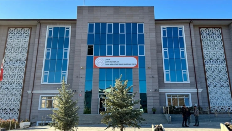 Mesleki Eğitimde 'İhtisaslaşmış' Okullar Hayata Geçiriliyor