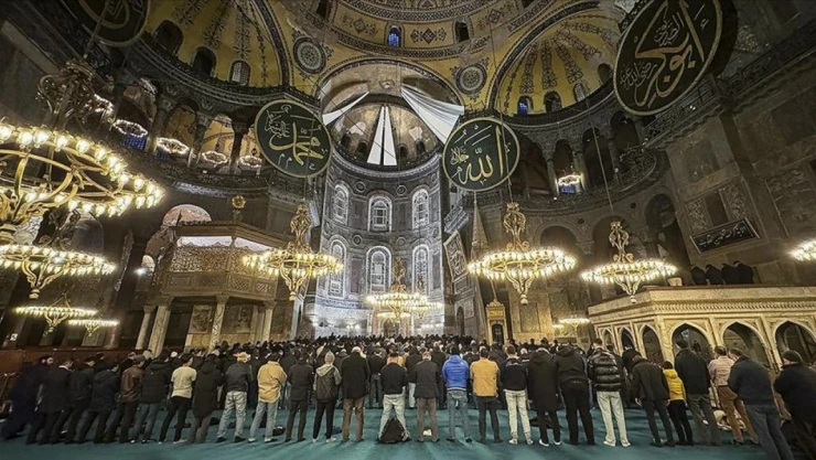 Mevlit Kandili Bugün İdrak Edilecek