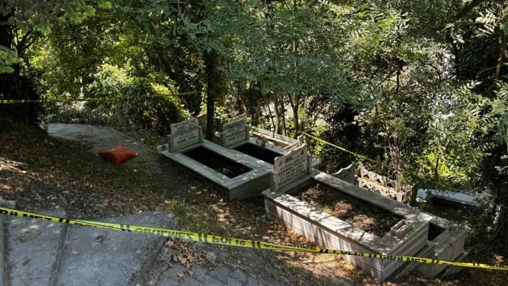 Aile Mezarlığında Tüyler Ürperten Bulgu!