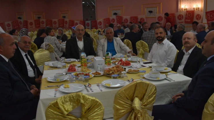 MHP'liler iftarda bir araya geldi