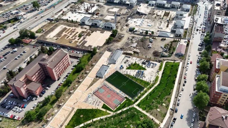 Millet Bahçesi'ndeki Çalışmalar Devam Ediyor