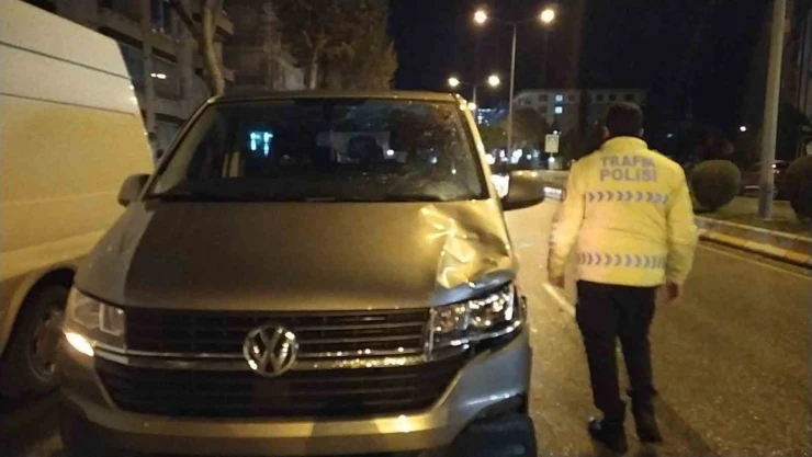 Minibüsün Çarptığı Genç Kız Ağır Yaralandı