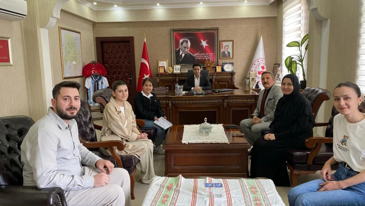 Minik Gazeteci Kaymakam Çelik İle Röportaj Yaptı