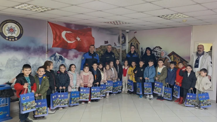 Minik Kalplerden Emniyete Ziyaret