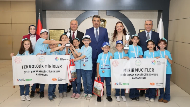 Minik Mucitler, İl Milli Eğitim Müdürü Gümüş'ü Ziyaret Etti