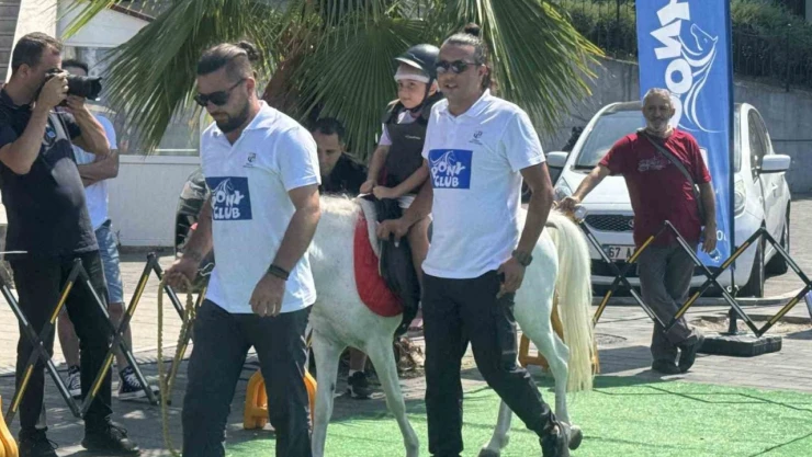 Miniklere Hayvan Sevgisi Aşılandı