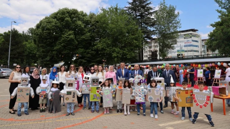 Miniklerin Eserleri Görücüye Çıktı