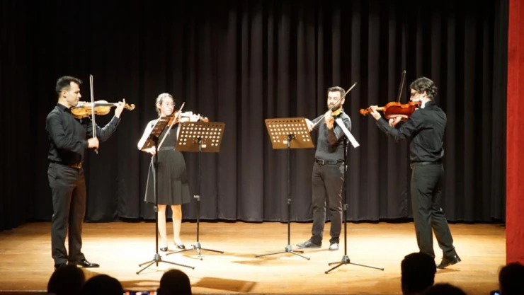 Moni Keman Dörtlüsü'nden eşsiz konser