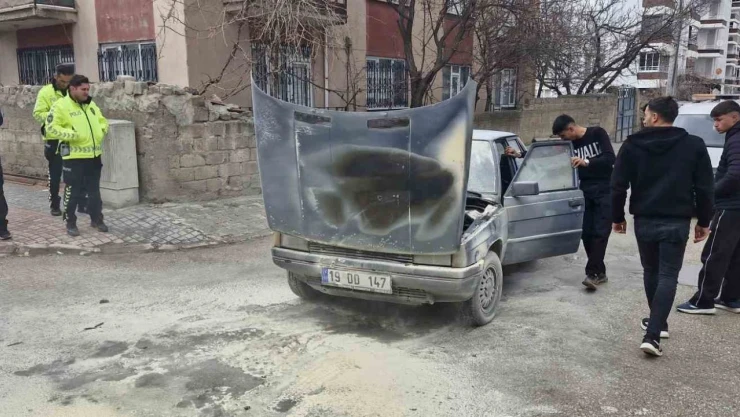 Otomobili Yanmaktan İtfaiye Kurtardı