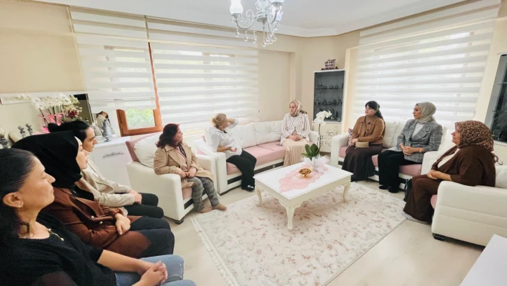 Muhtar Binnaz Atılkan'a Geçmiş Olsun Ziyareti