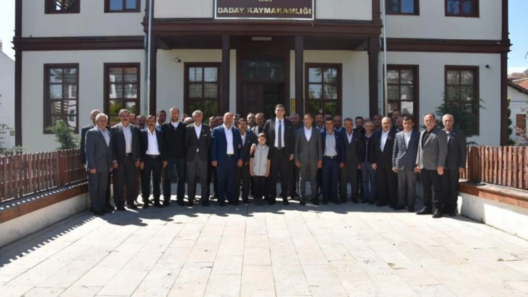 Muhtarlar Maaş Promosyonlarının Yarısını Bağışladı