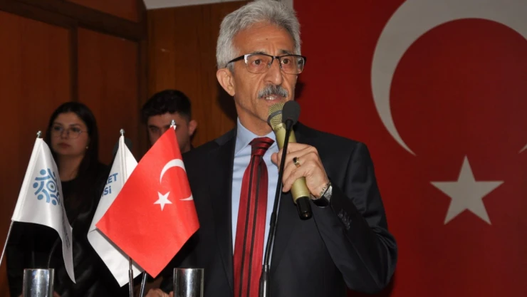 Mustafa Başesgioğlu'ndan CHP'ye eleştiri: 'Çankaya'nın bağrına fetöcüyü çaktınız'