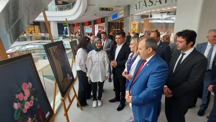 Mustafa Kaya Anadolu Lisesi'nden Resim Sergisi