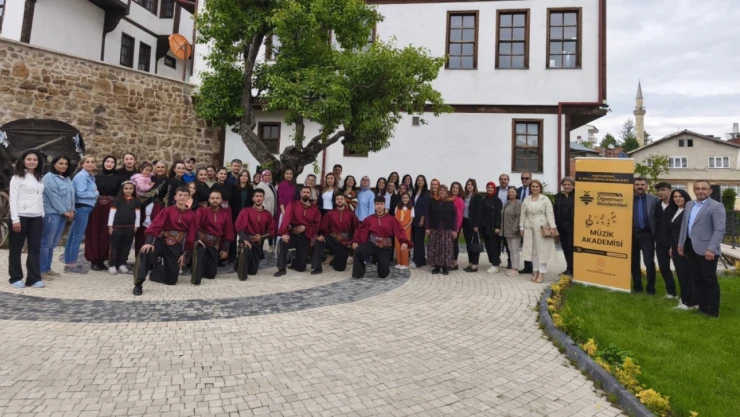 Müzik Akademisi'nde Türkülerle Buluşma
