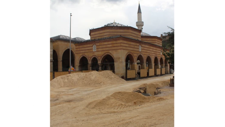 Nasrullah  Meydanı hız kazandı