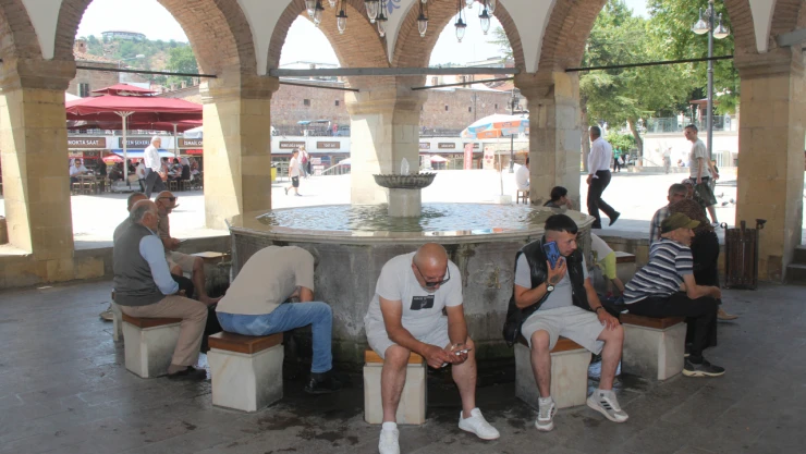 Nasrullah'ın Şadırvanı Sığınağa Dönüştü