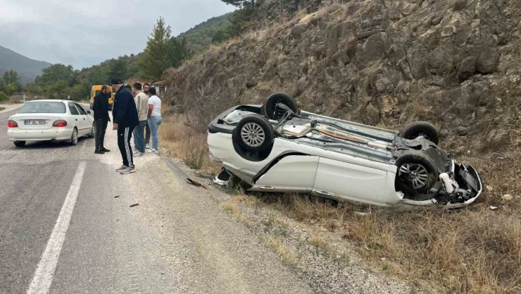 Otomobilin Takla Attığı Kazada Şans Eseri Kurtuldu